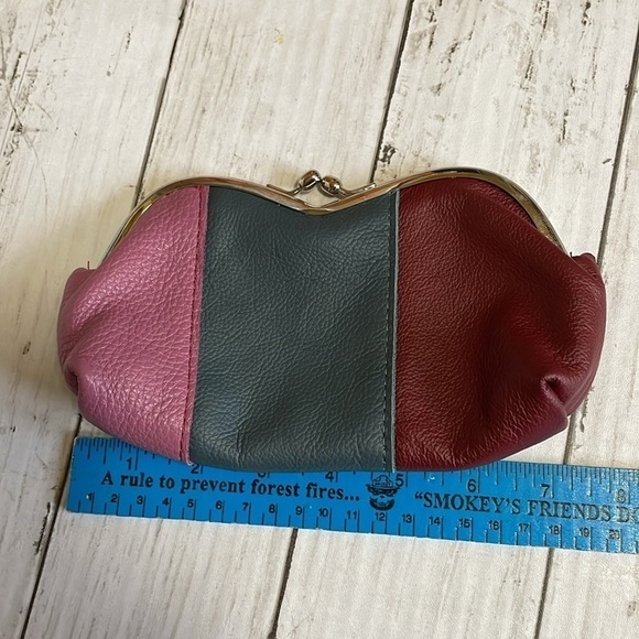 Like New Elophina Tricolor Leather Kiss Lock Make Up Pouch - Picture 2 of 13